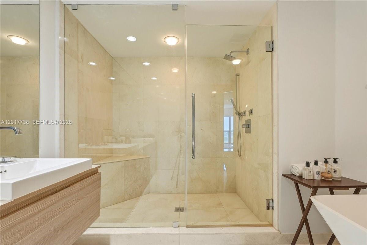 17301 Biscayne Blvd 605 Property Photo 13