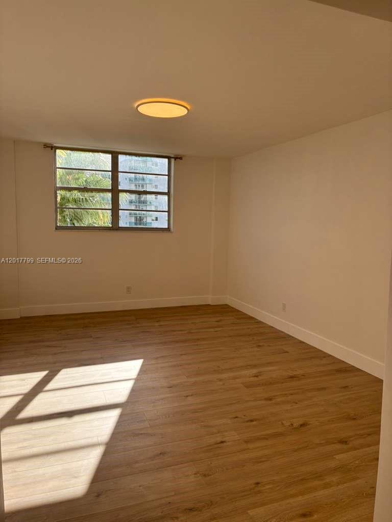 19390 Collins Ave 520 Property Photo 8