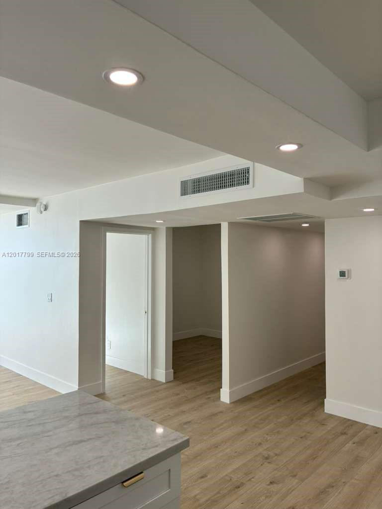 19390 Collins Ave 520 Property Photo 9
