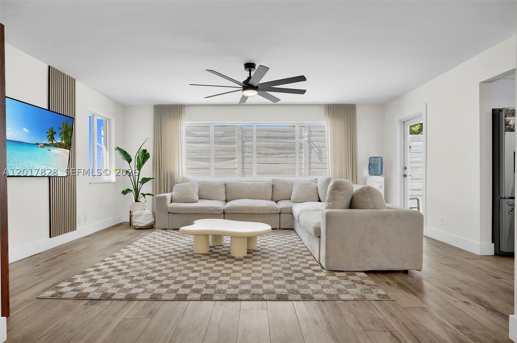 1301 Hollywood Blvd Property Photo 2