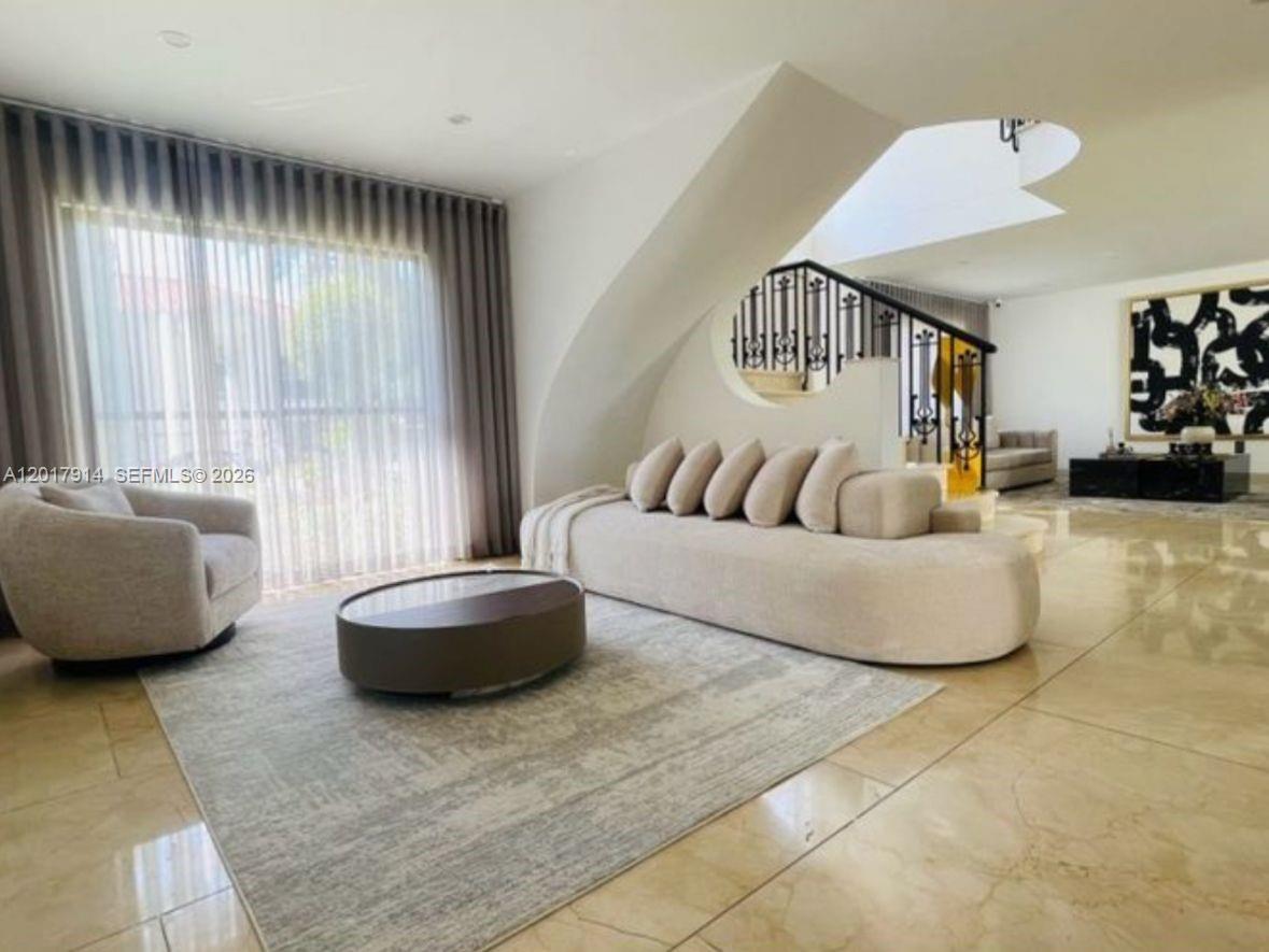 20 St Loma Montesori Poblado Property Photo 6