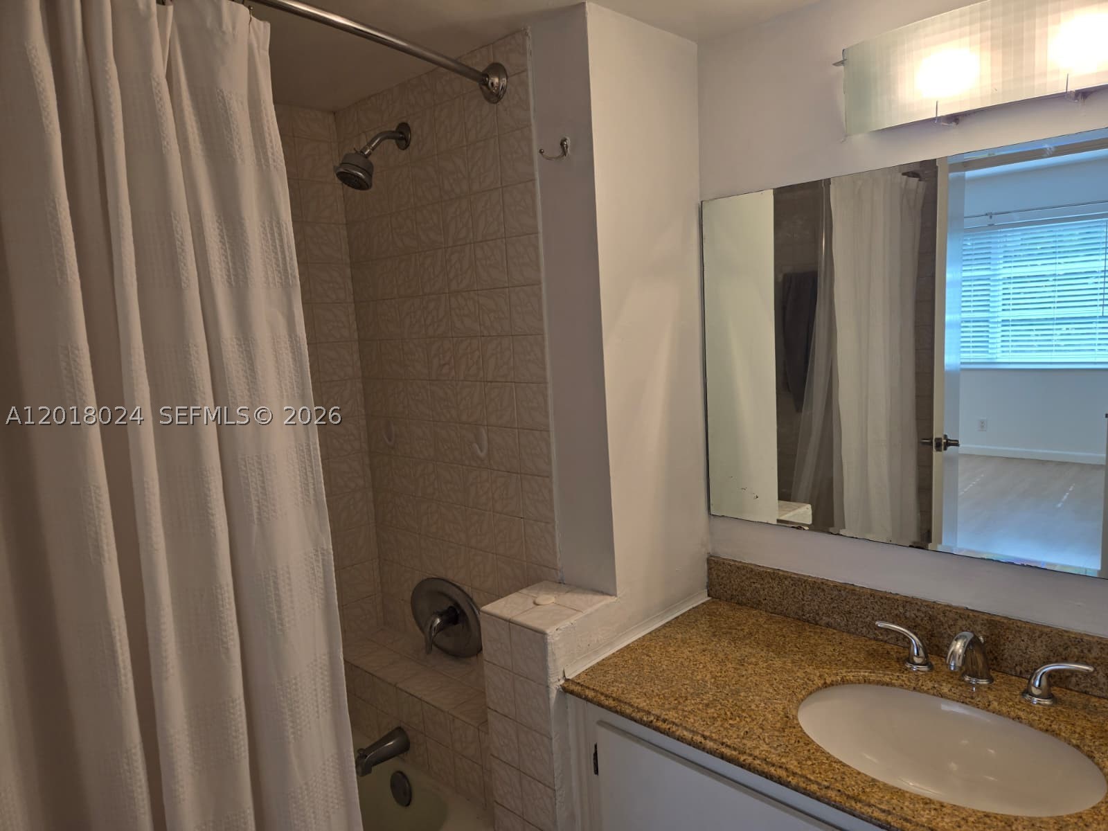 1950 N Andrews Ave 208d Property Photo 13