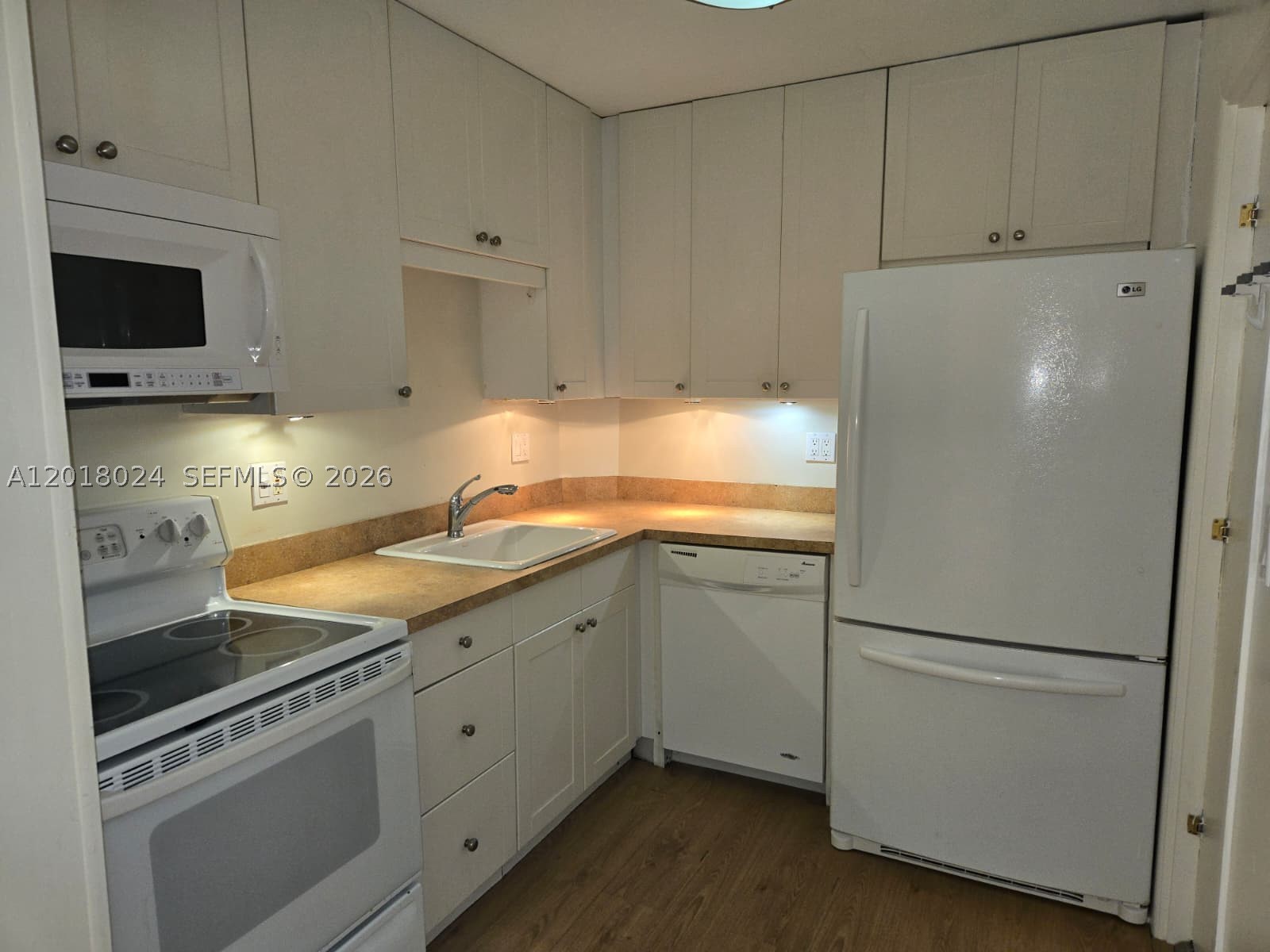 1950 N Andrews Ave 208d Property Photo 16