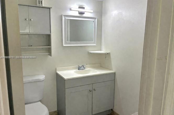 609 S State Road 7 2d Property Photo 7