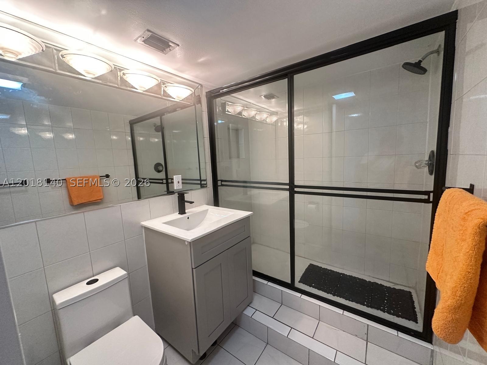 2555 Collins Ave 1804 Property Photo 8