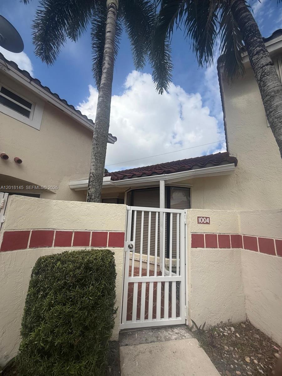 1004 San Remo Cir Property Photo 1