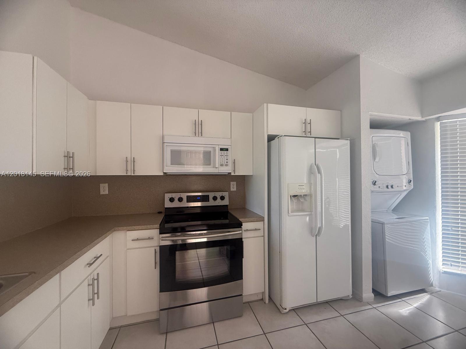1004 San Remo Cir Property Photo 7