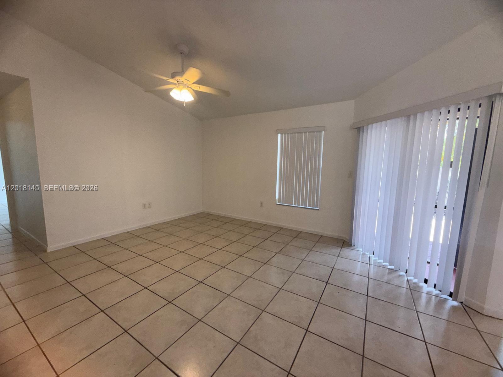 1004 San Remo Cir Property Photo 9