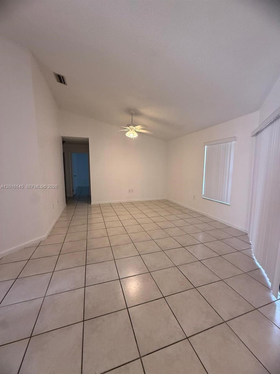 1004 San Remo Cir Property Photo 11