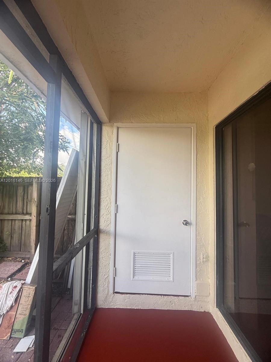 1004 San Remo Cir Property Photo 20