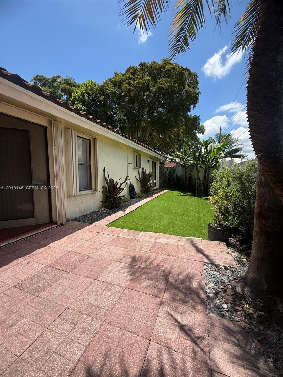 1004 San Remo Cir Property Photo 27