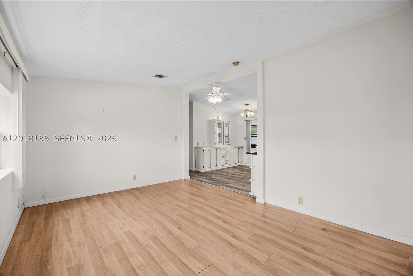 8208 W Bitterbush Ln Property Photo 12