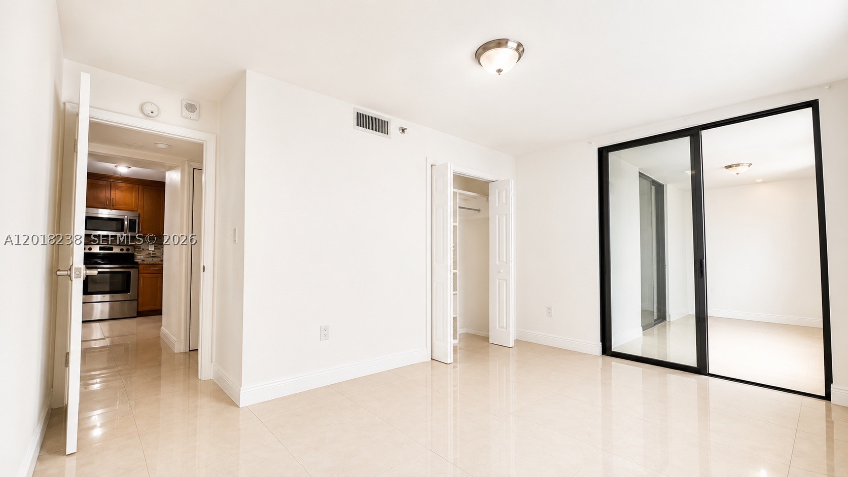 1621 Collins Ave 310 Property Photo 15