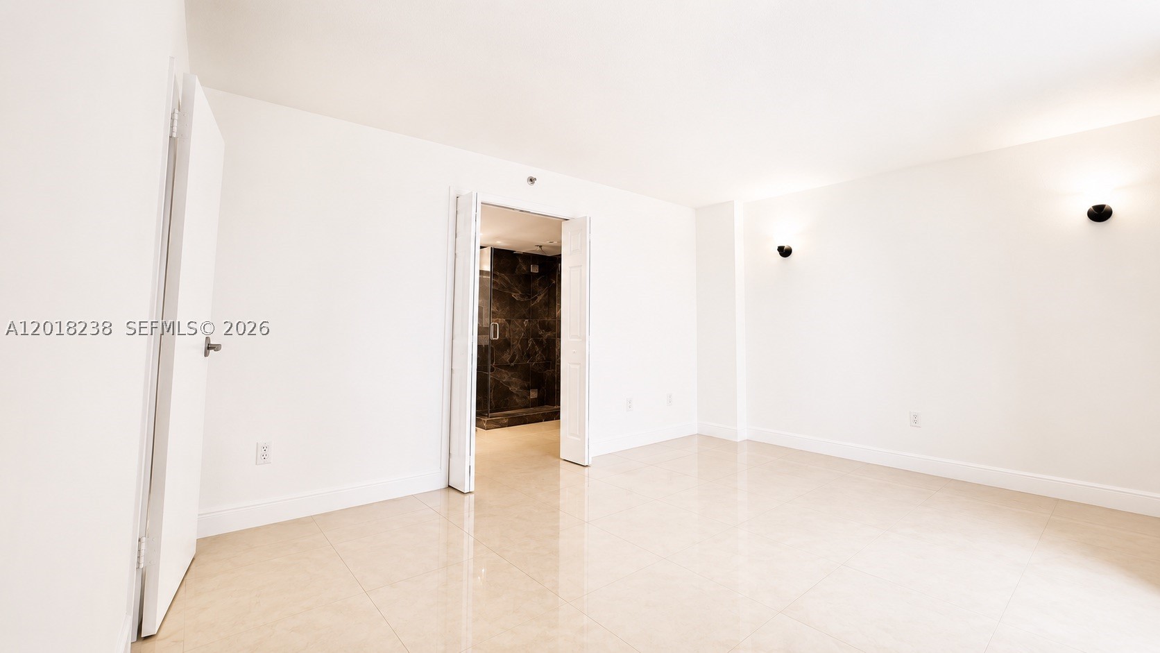 1621 Collins Ave 310 Property Photo 20