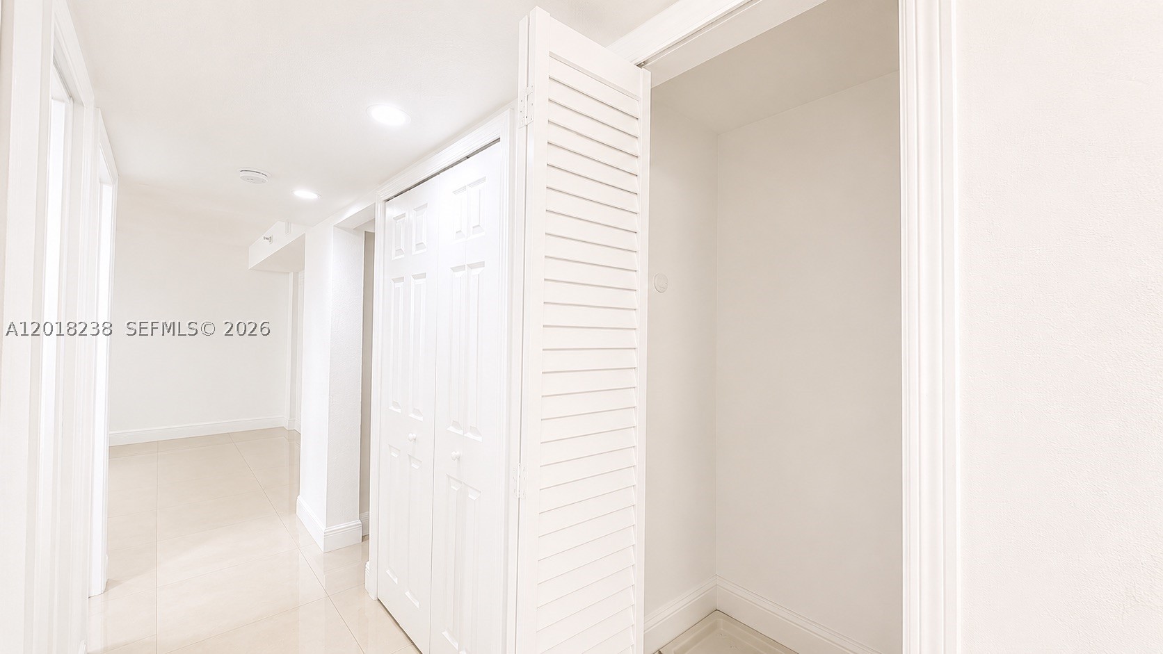 1621 Collins Ave 310 Property Photo 26