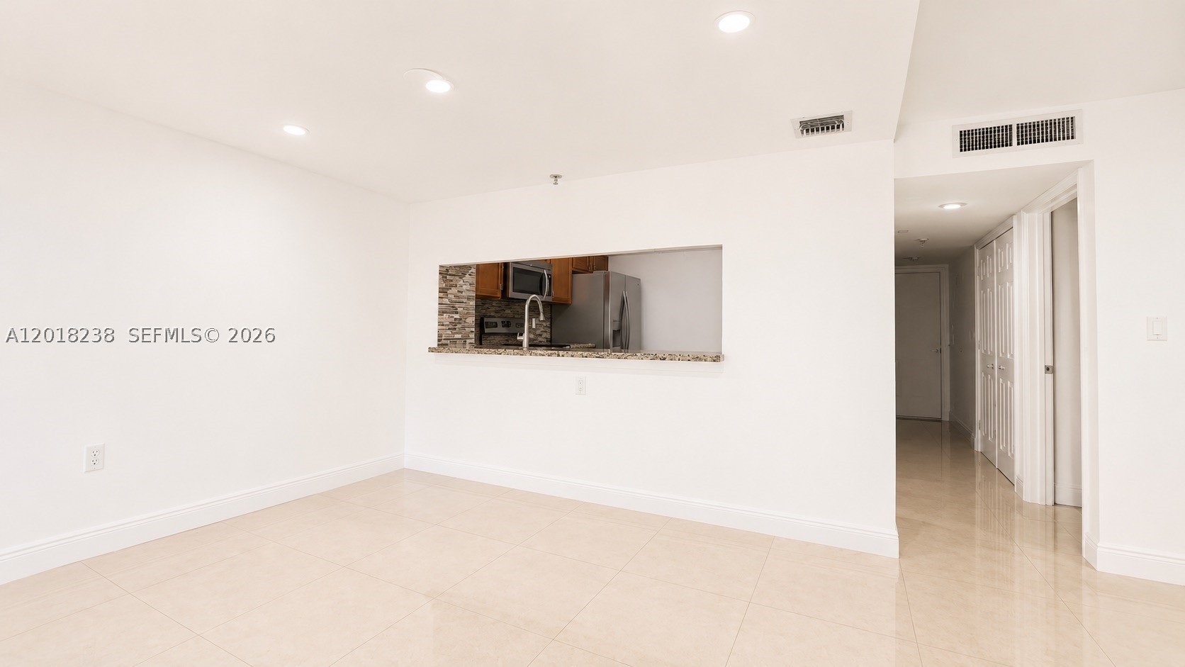 1621 Collins Ave 310 Property Photo 34