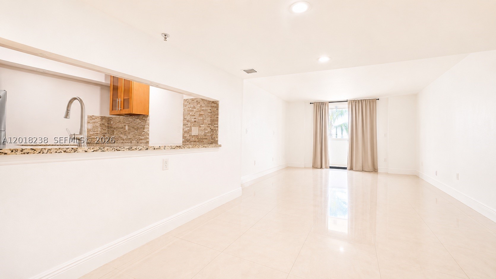 1621 Collins Ave 310 Property Photo 35