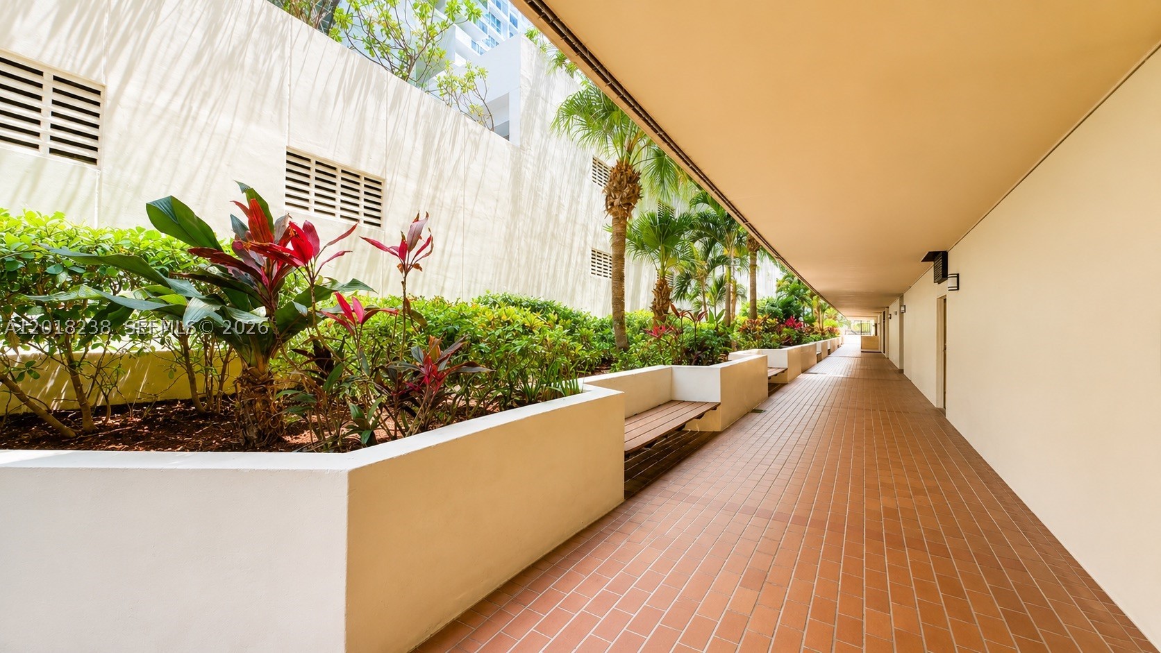 1621 Collins Ave 310 Property Photo 50