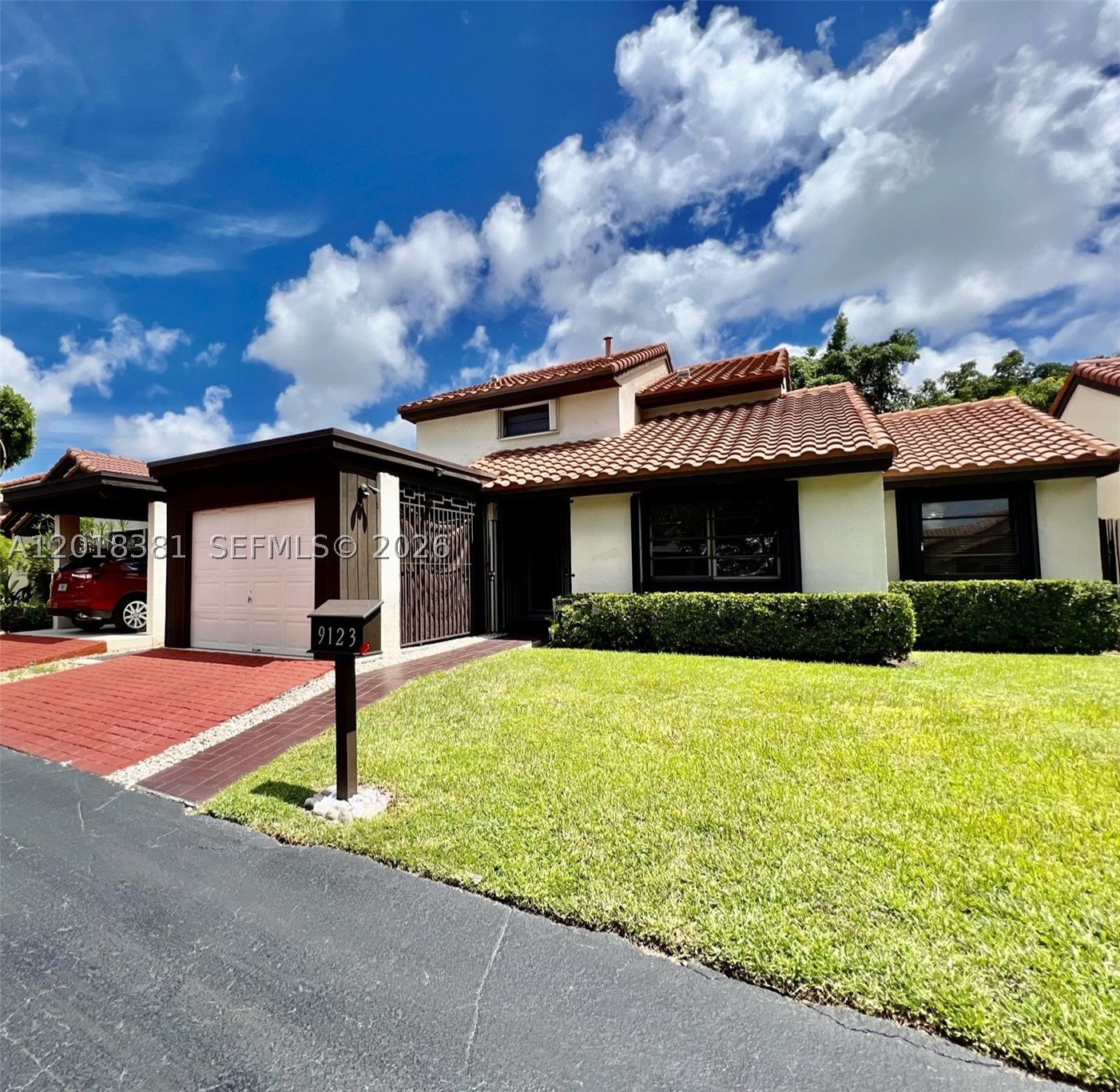 9123 SW 112th Ct Property Photo 1