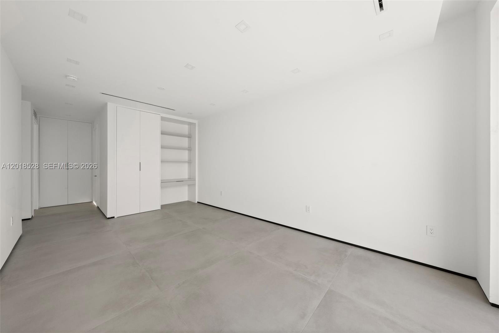 2096 Alamanda Dr Property Photo 37