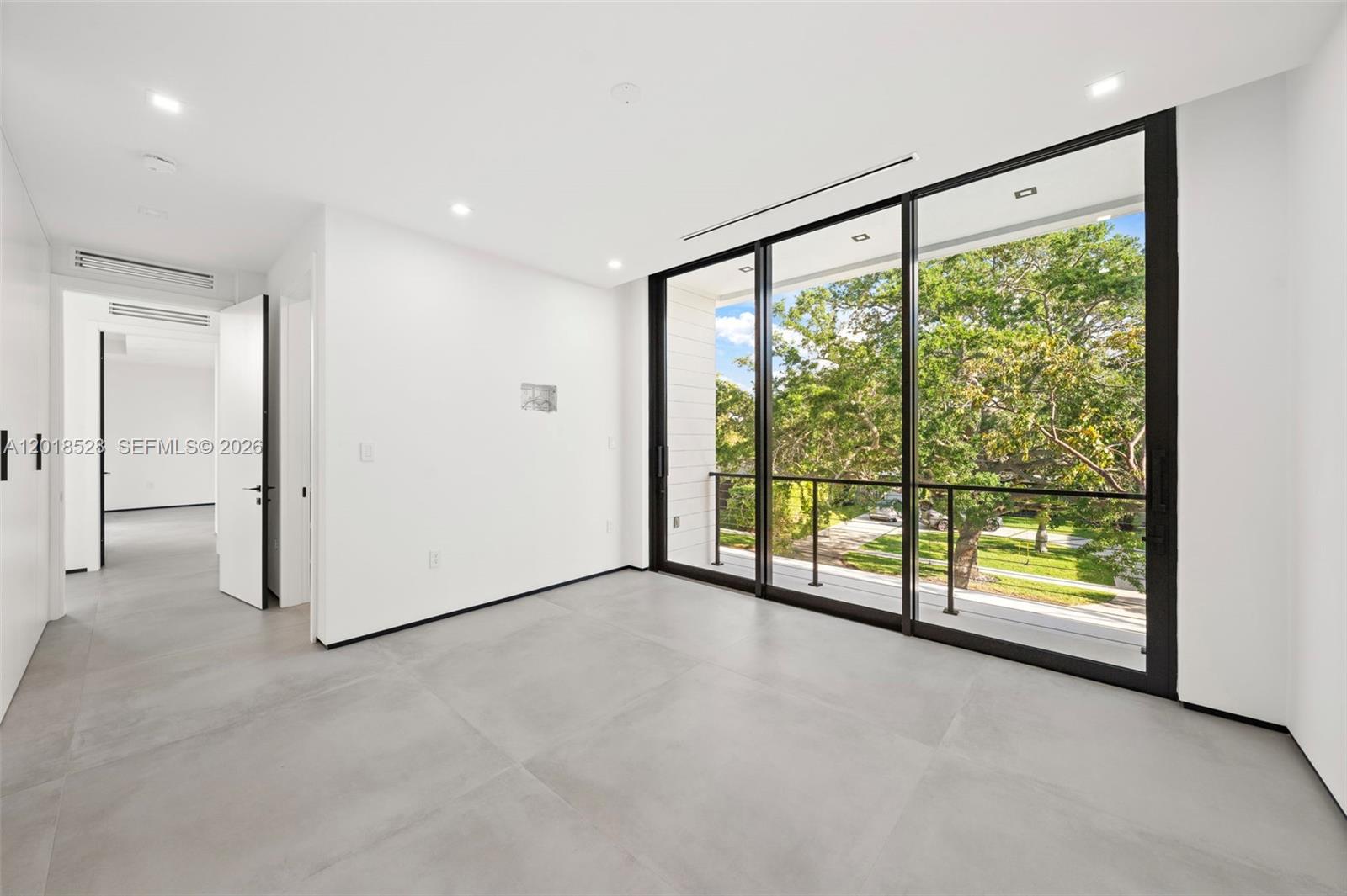 2096 Alamanda Dr Property Photo 39