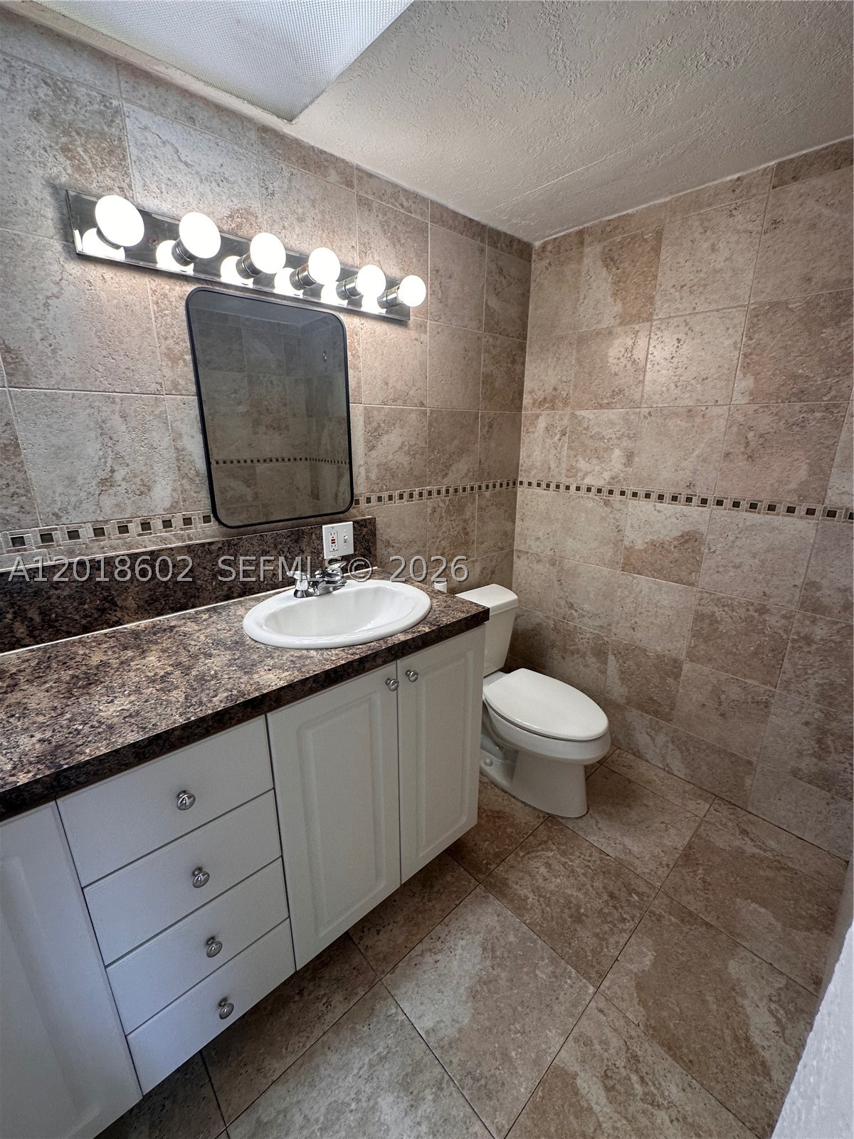 6713 N Kendall Dr 611 Property Photo 12