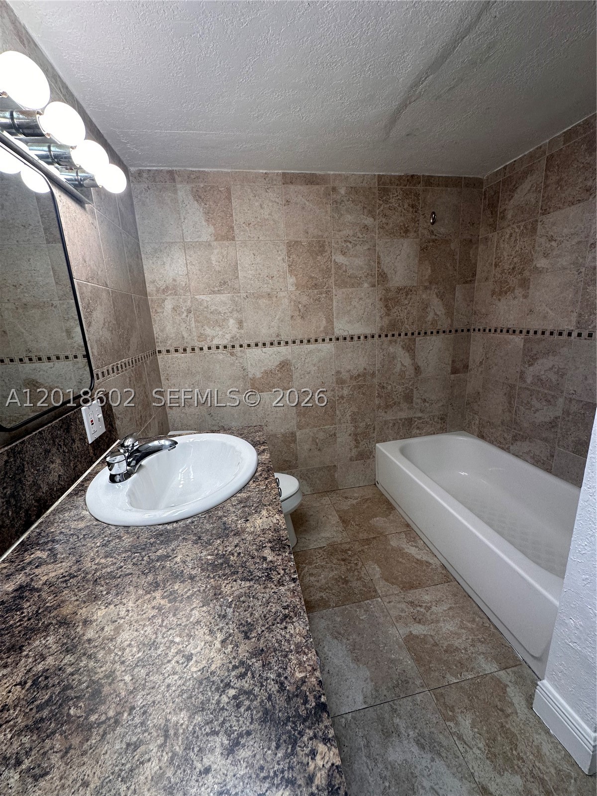 6713 N Kendall Dr 611 Property Photo 14