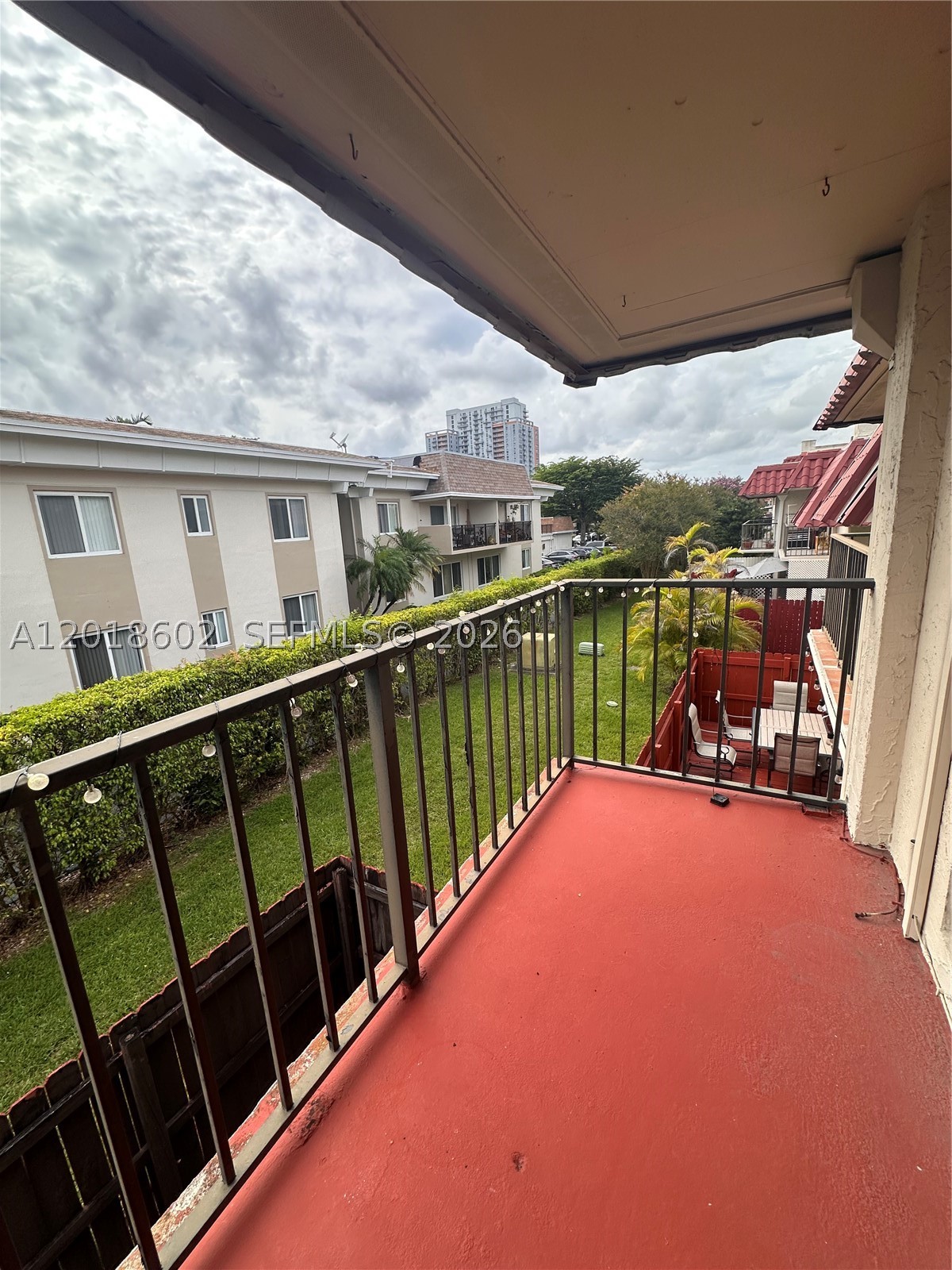 6713 N Kendall Dr 611 Property Photo 17