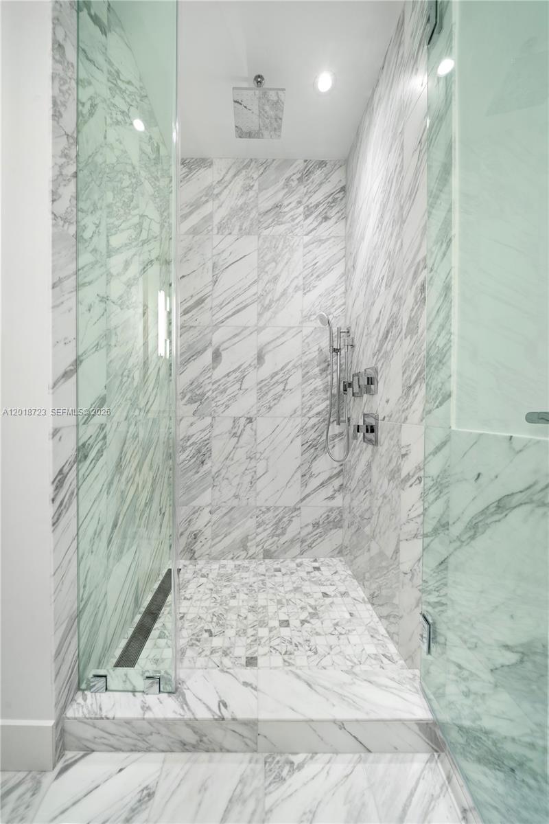 175 Se 25 Rd 804 Property Photo 10