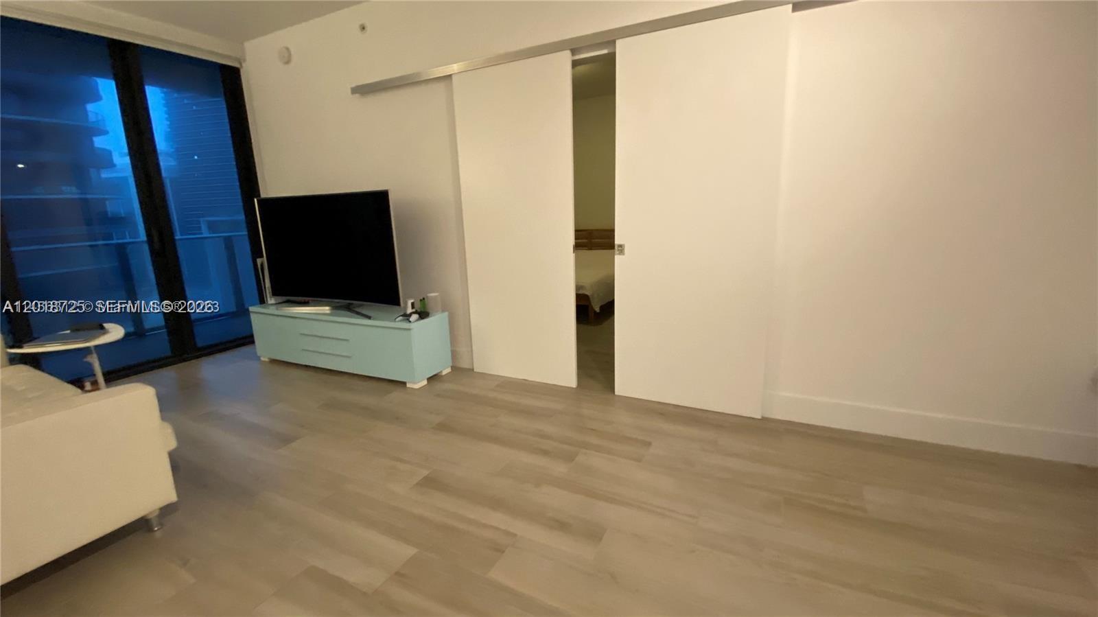 1010 Brickell Ave 2208 Property Photo 3