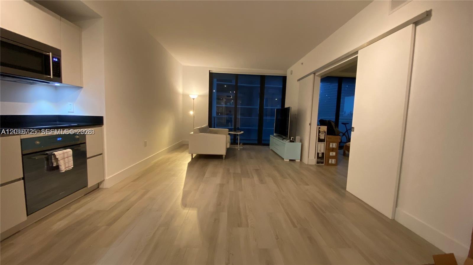 1010 Brickell Ave 2208 Property Photo 4