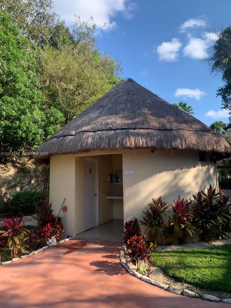 Mz10 L25 Calle Isla Property Photo 5