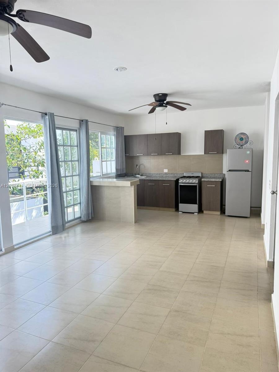 Mz10 L25 Calle Isla Property Photo 14