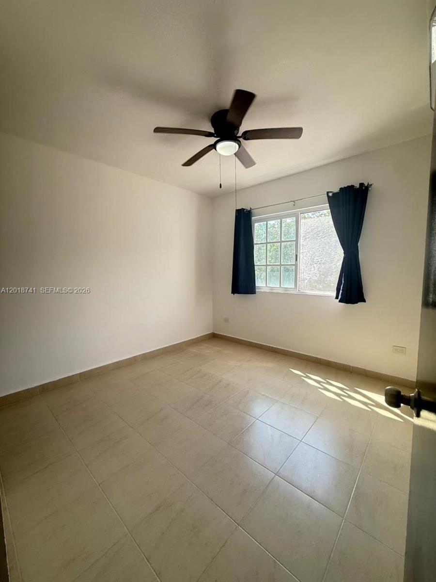 Mz10 L25 Calle Isla Property Photo 15
