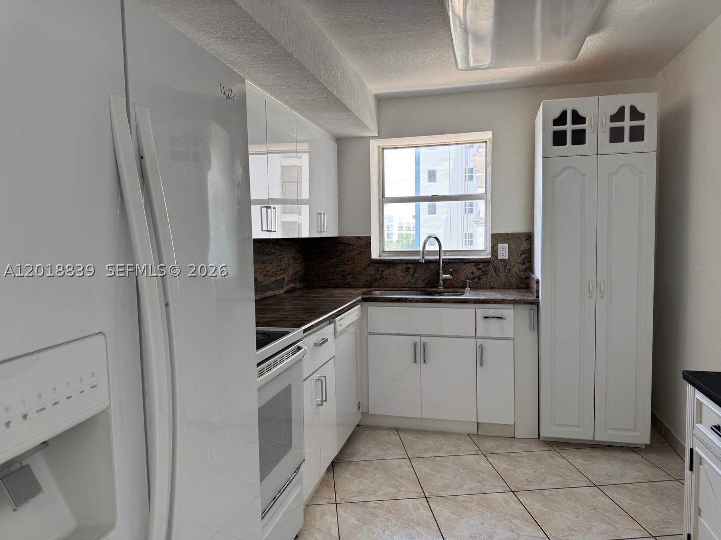 6039 Collins Av 537 Property Photo 3