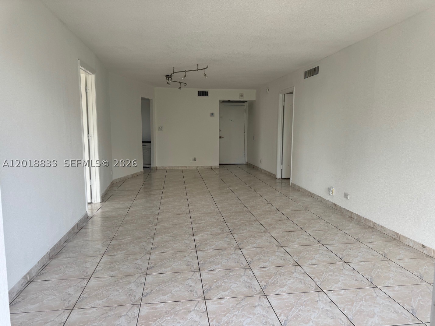 6039 Collins Av 537 Property Photo 6