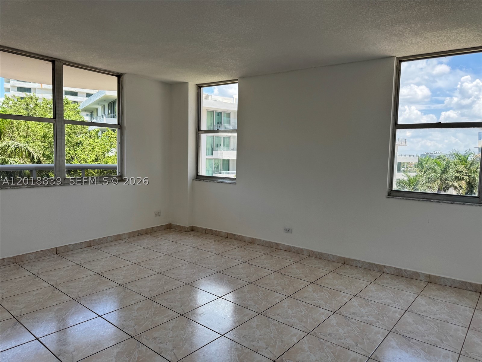 6039 Collins Av 537 Property Photo 14