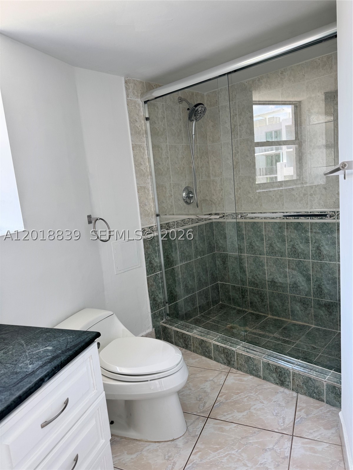 6039 Collins Av 537 Property Photo 17