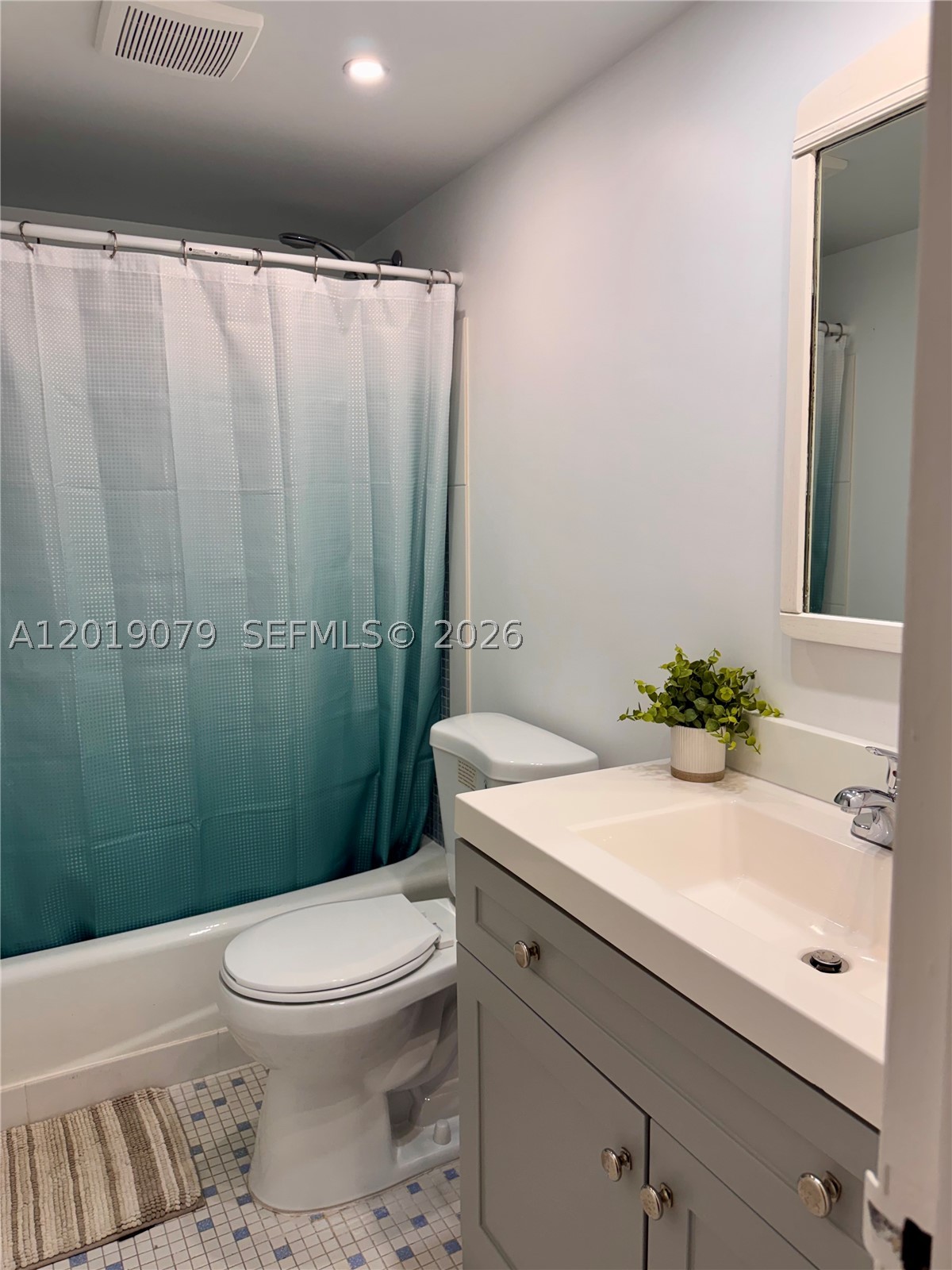 1913 S Ocean Dr 212 Property Photo 8