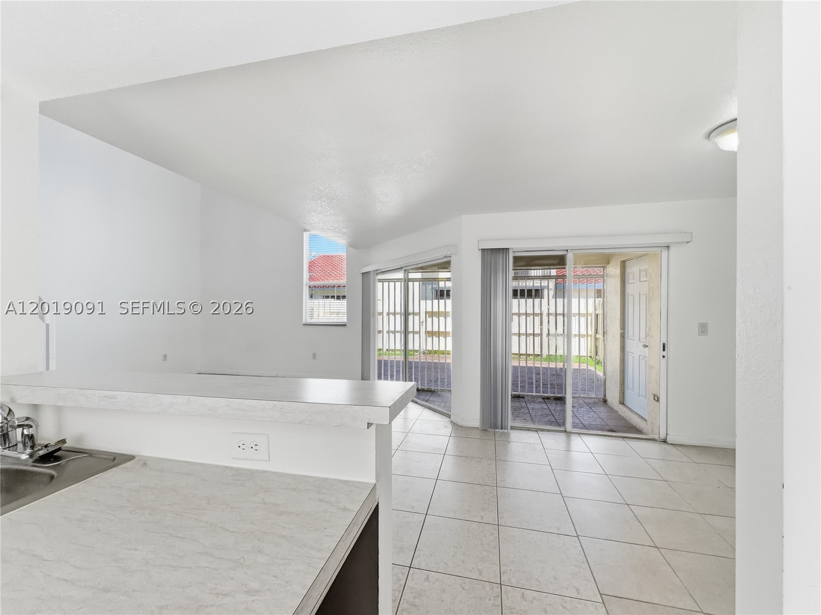 3002 San Remo Cir 0 Property Photo 9