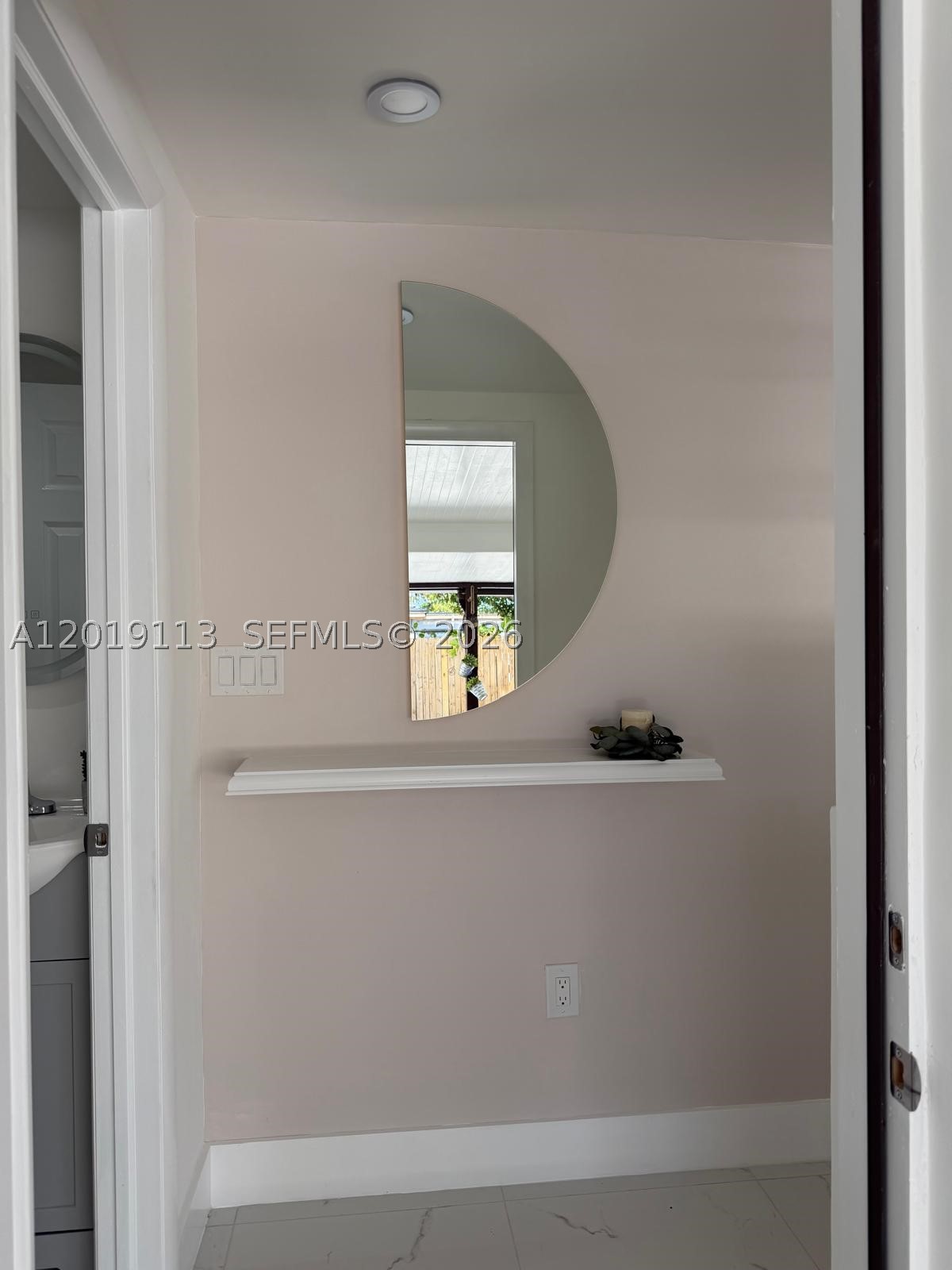 2541 W 10th Ave Property Photo 12