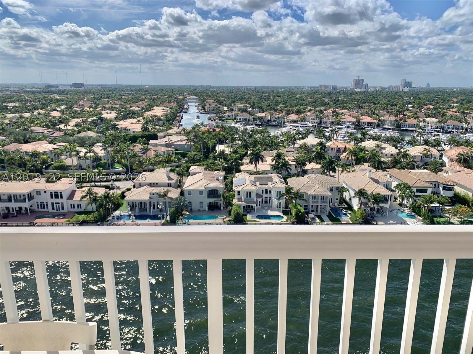 1500 S Ocean Dr 17e Property Photo 2