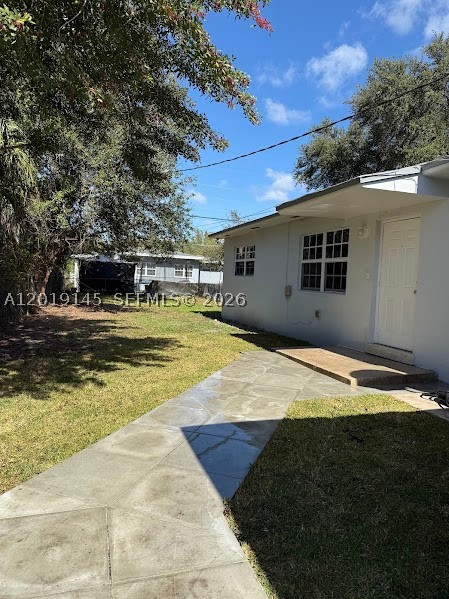 2345 Nw 65th St Property Photo 2