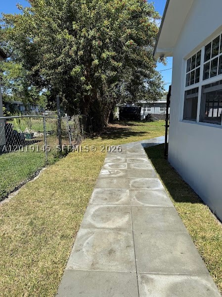 2345 Nw 65th St Property Photo 18