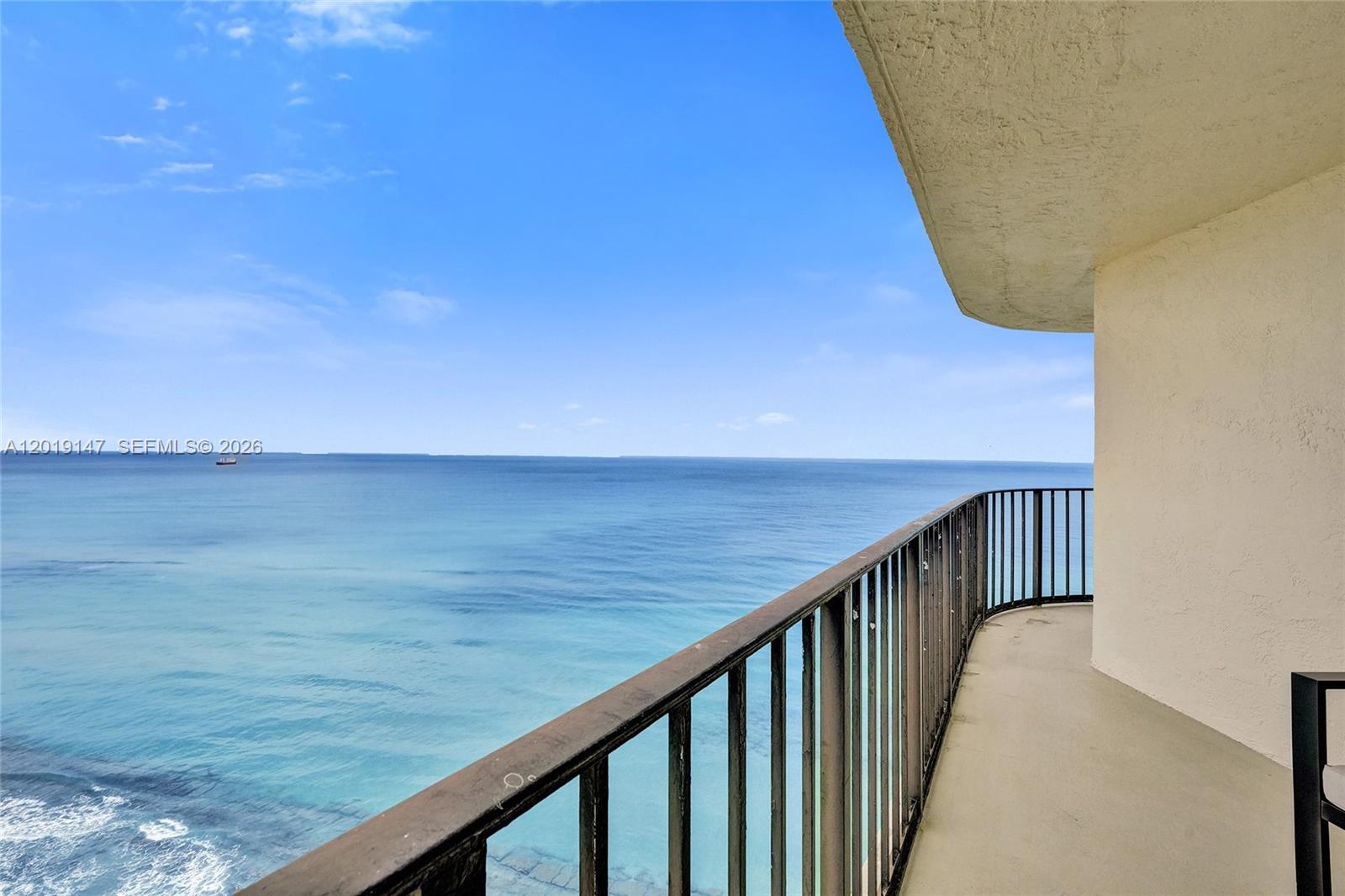 5420 N Ocean Dr 2201 Property Photo 9