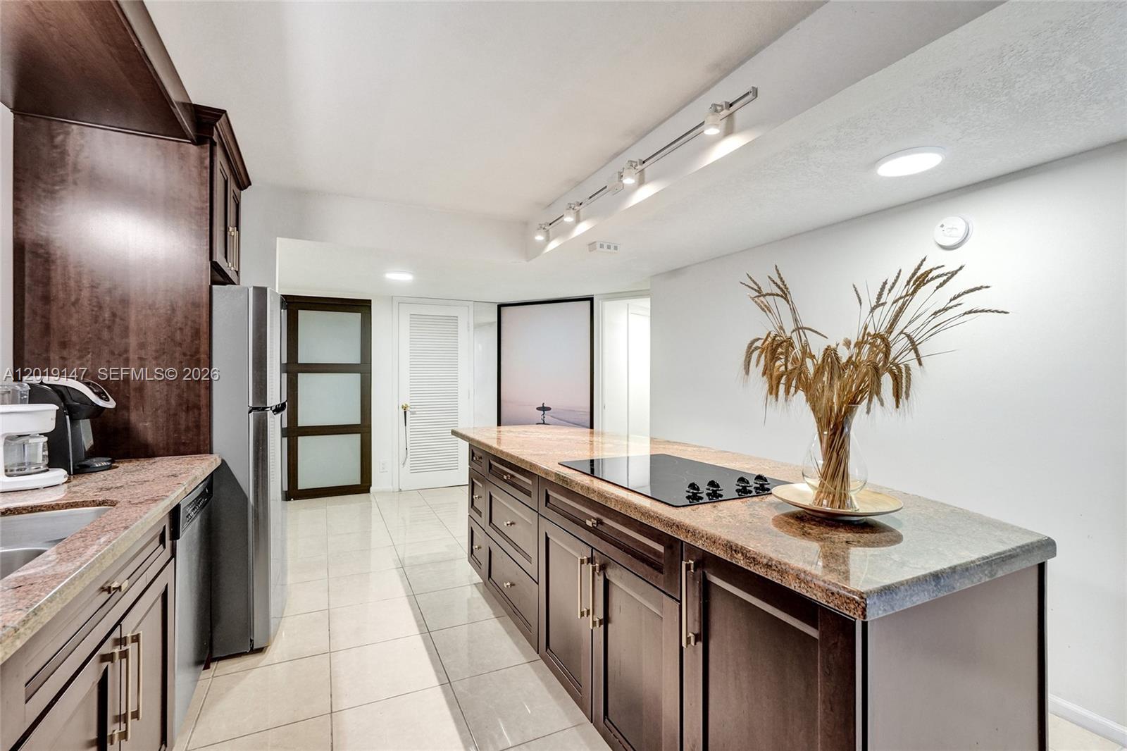 5420 N Ocean Dr 2201 Property Photo 11