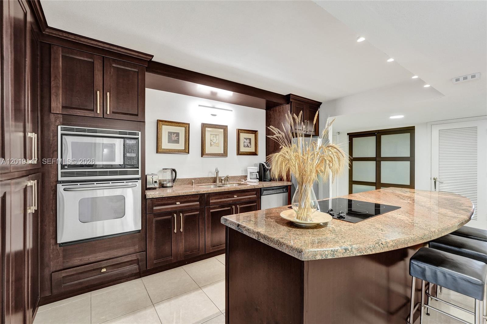 5420 N Ocean Dr 2201 Property Photo 12