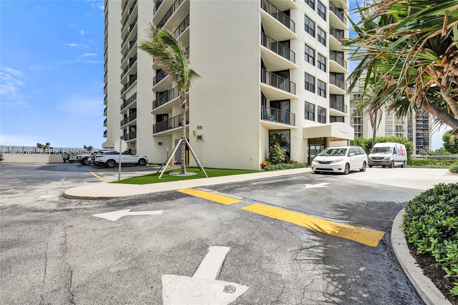 5420 N Ocean Dr 2201 Property Photo 18