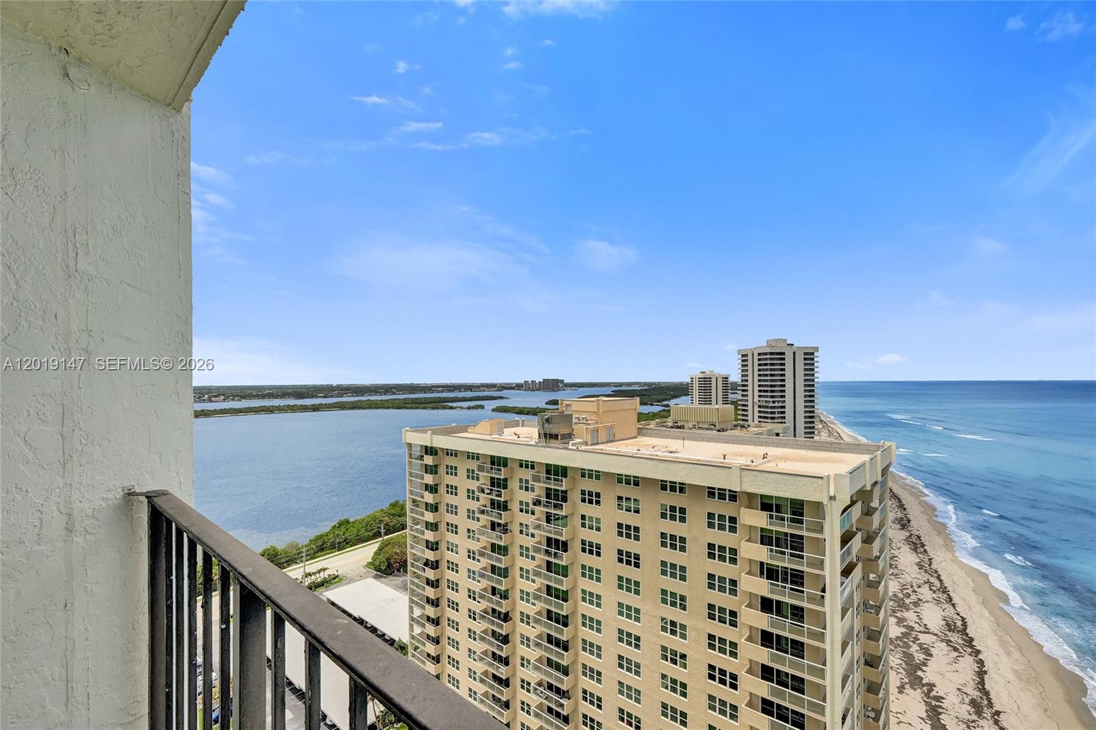 5420 N Ocean Dr 2201 Property Photo 23