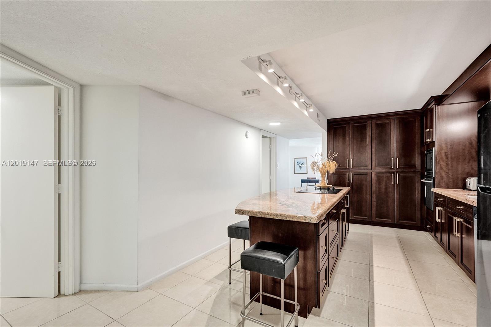 5420 N Ocean Dr 2201 Property Photo 34